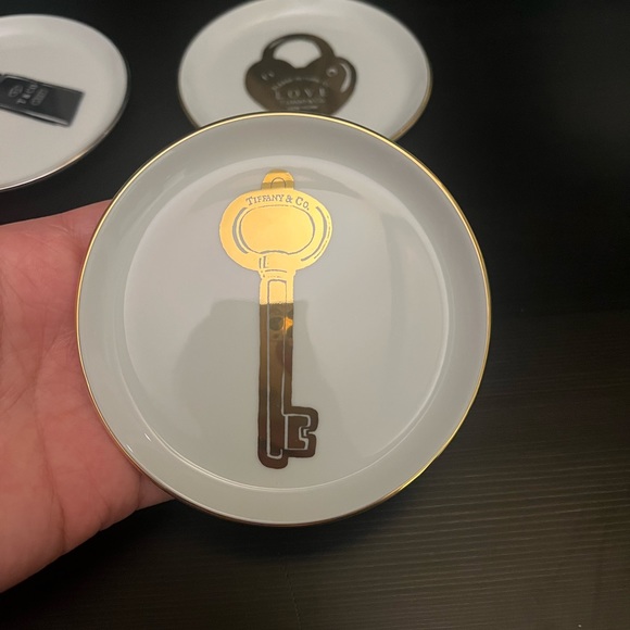 Tiffany and Co. Round Dish Rings - Picture 4 of 8